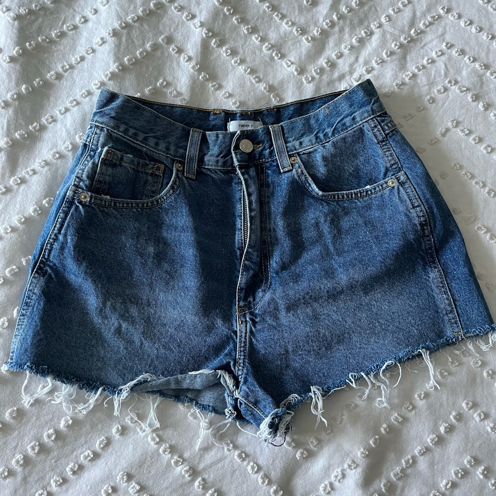 forever 21 medium wash raw hem denim jean shorts